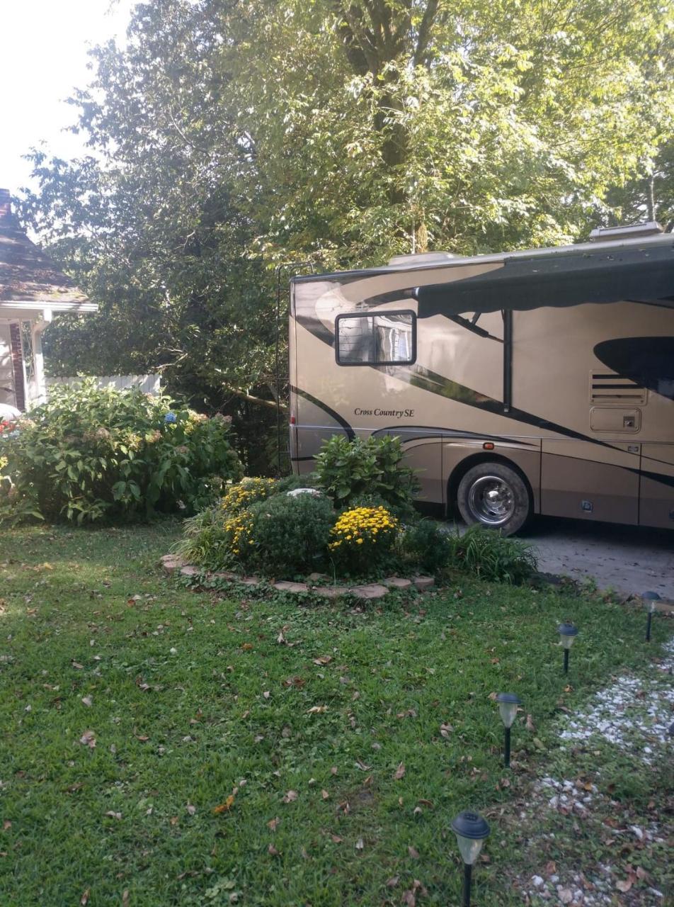 Luxury Coach In The Ga Mtns Hotel Ellijay Exterior foto